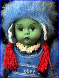 RARE Adorable 8 Madame Alexander Wizard of Oz OEO Guard Doll #33595 w Stand