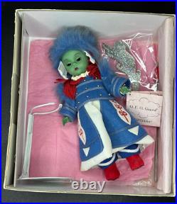 RARE Adorable 8 Madame Alexander Wizard of Oz OEO Guard Doll #33595 w Stand
