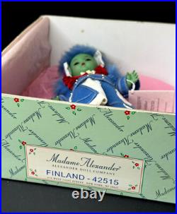 RARE Adorable 8 Madame Alexander Wizard of Oz OEO Guard Doll #33595 w Stand