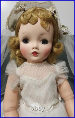Rare Madame Alexander Blonde Binnie Winnie Wendy Medici Bride Doll Cissy Face