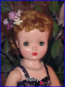 SWEET FACE Madame Alexander 1955 Vintage Cissy doll