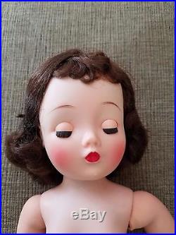 Stunning Brunette Vintage Madame Alexander Cissy Doll