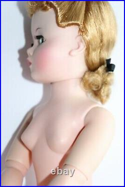 Stunning Infused Madame Alexander Cissy Doll No Cracks Or Splits
