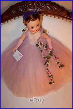 Stunning vintage Madame Alexander Lilac Cissy Portrait doll