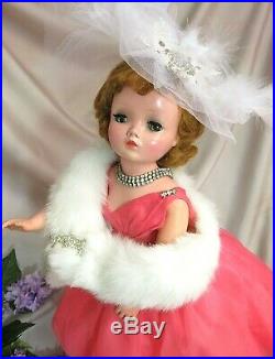 VINTAGE 1950 Madame Alexander CISSY DOLL blonde 20 in CHIFFON DRESS fur stole