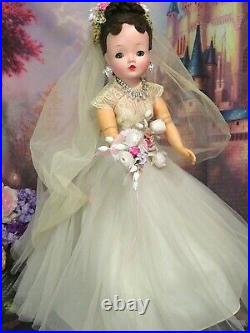 VINTAGE 1950 Madame Alexander CISSY DOLL tagged WEDDING DRESS veil BRUNETTE
