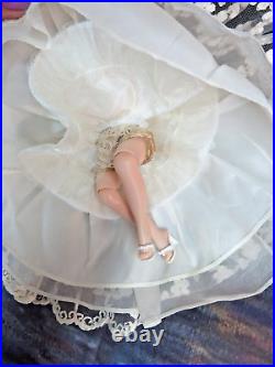 VINTAGE 1958 brunette MADAME ALEXANDER CISSETTE DOLL tagged WEDDING DRESS veil