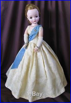 Vintage Elegant Orig Queen Elizabeth Cissy Doll Made By Madame Alexander In 1956