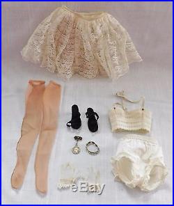 VINTAGE MADAME ALEXANDER CISSY DOLL JOINTED 20 1950s