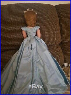 VNTG Madame Alexander Cissy Untagged Blue Ball Gown A REAL BEAUTY