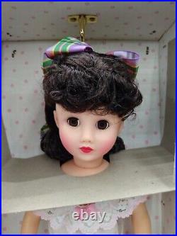 VTG 1993 Madame Alexander 14 Diana with trunk & wardrobe #1589. NewithNever Owned