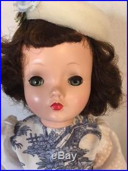 Vintage 1950's Madame Alexander 20 Brunette Cissy Doll