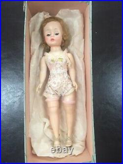 Vintage 1950's Madame Alexander Cissette Doll Excellent Condition Withbox No Lid