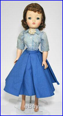 Vintage 1950s Madame Alexander Cissy Doll with outfit Nice doll