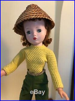 Vintage 1956 MADAME ALEXANDER Cissy 1956 in Shopping Cissy outfit