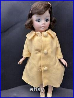 Vintage 1961 Madame Alexander 10 Cissette Jacqueline Doll Yellow Suit #894