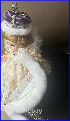 Vintage 1992 Madame Alexander Queen Elizabeth II Coronation Doll. No Box