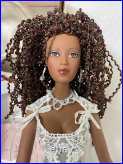 Vintage 2000 Paris Williams Madame Alexander Doll, Sold Out Show With Coa/box