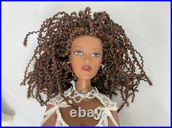 Vintage 2000 Paris Williams Madame Alexander Doll, Sold Out Show With Coa/box