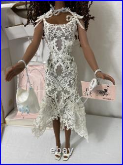 Vintage 2000 Paris Williams Madame Alexander Doll, Sold Out Show With Coa/box
