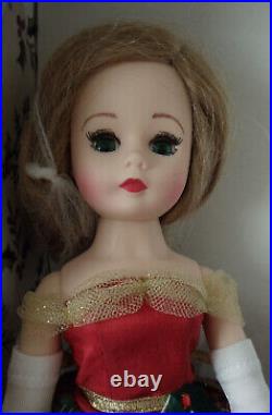 Vintage 2008 Madame Alexander CISSETTE CHRISTMAS TRUNK SET #49905 Ltd Ed 500