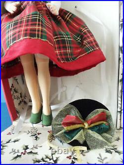 Vintage 2008 Madame Alexander CISSETTE CHRISTMAS TRUNK SET #49905 Ltd Ed 500