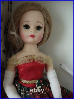 Vintage 2008 Madame Alexander CISSETTE CHRISTMAS TRUNK SET #49905 Ltd Ed 500