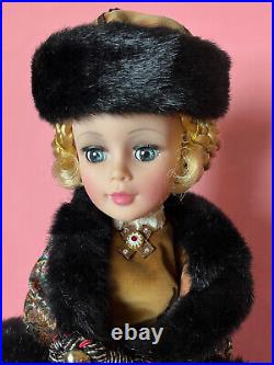 Vintage MADAME ALEXANDER 21 Inch Collectible Doll NATASHA Original 001