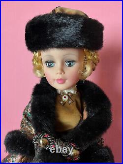 Vintage MADAME ALEXANDER 21 Inch Collectible Doll NATASHA Original 001