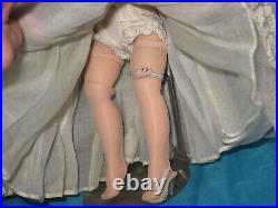 Vintage MADAME ALEXANDER CISSY CISSETTE BRIDE DOLL w HANG TAG