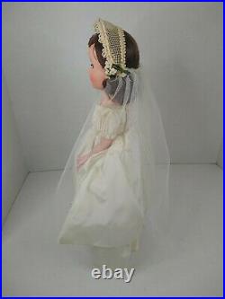 Vintage Madame Alexander 14.5 Wendy Bride Doll in Box Brown Hair 1551 Brunette
