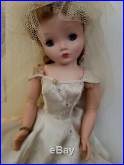 Vintage Madame Alexander 1950s Cissy Bride Doll 21 in. Model #2101