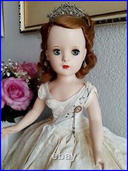 Vintage Madame Alexander 1953 Queen Elizabeth 18 Doll RARE