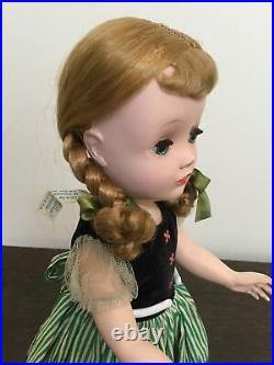 Vintage Madame Alexander 1954 Binnie Victoria doll
