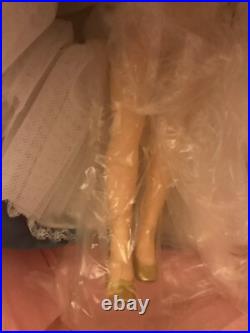 Vintage Madame Alexander 21 Portrait Doll Midnight #2256 with Original Box