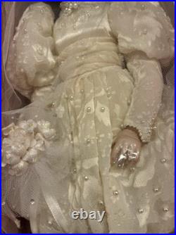 Vintage Madame Alexander Bride Porcelain Doll Limited Edition 1989