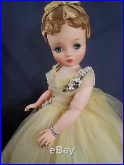 Vintage Madame Alexander CISSY 1958 Lemon Tulle HTF Dressed Doll A/O