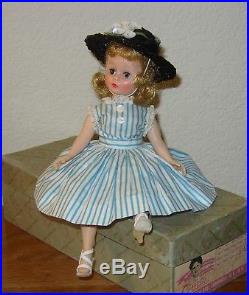 Vintage Madame Alexander Cissette Doll 9 Tall Has A Box + A Black Hat