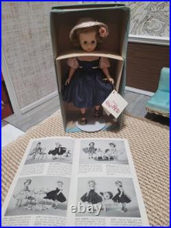 Vintage Madame Alexander Cissette-all Original- NMIB- #912-with Booklet