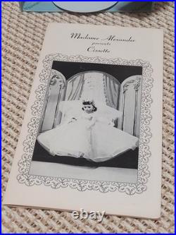 Vintage Madame Alexander Cissette-all Original- NMIB- #912-with Booklet