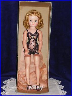 Vintage Madame Alexander Cissy Doll 1955 NMIB HTF Blue Eyed Blonde One Owner A/O