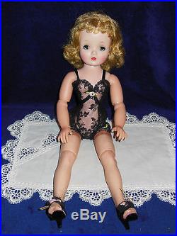 Vintage Madame Alexander Cissy Doll 1955 NMIB HTF Blue Eyed Blonde One Owner A/O