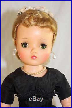 Vintage Madame Alexander Cissy Doll 20