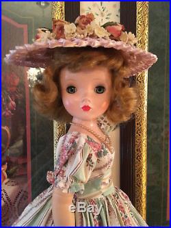 Vintage Madame Alexander Cissy Doll 20 1950s with Hat Box