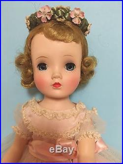 Vintage Madame Alexander Cissy Face Doll Mint In Box
