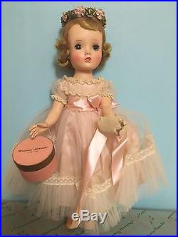 Vintage Madame Alexander Cissy Face Doll Mint In Box