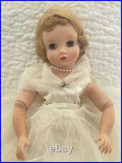 Vintage Madame Alexander Elise Blonde Bride Doll 15-16 No Factor Box 1950-1959