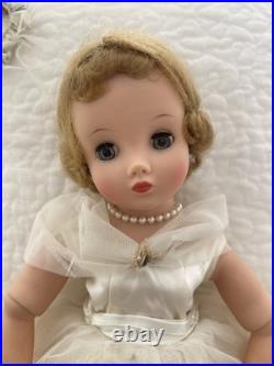 Vintage Madame Alexander Elise Blonde Bride Doll 15-16 No Factor Box 1950-1959