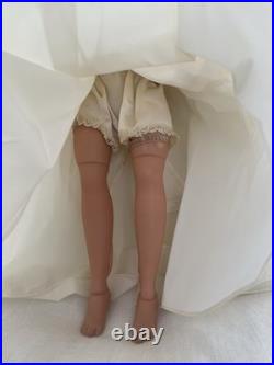 Vintage Madame Alexander Elise Blonde Bride Doll 15-16 No Factor Box 1950-1959