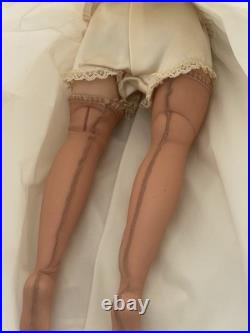 Vintage Madame Alexander Elise Blonde Bride Doll 15-16 No Factor Box 1950-1959